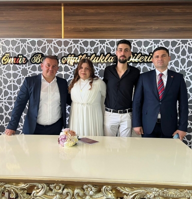 Belediye Başkanımız Sayın Mustafa Koçak, Rabia ile Kuddusi Seymen'in nikah akdini gerçekleştirdi.