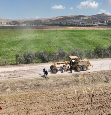 Kaldırım yolunda ve Cumhuriyet mahallesinde yol çalışmaları devam ediyor