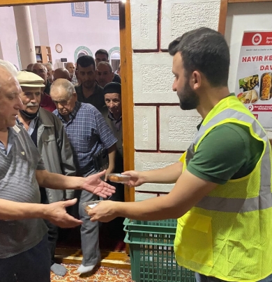 Mevlid Kandilinde Lokma Tatlısı Dağıttık