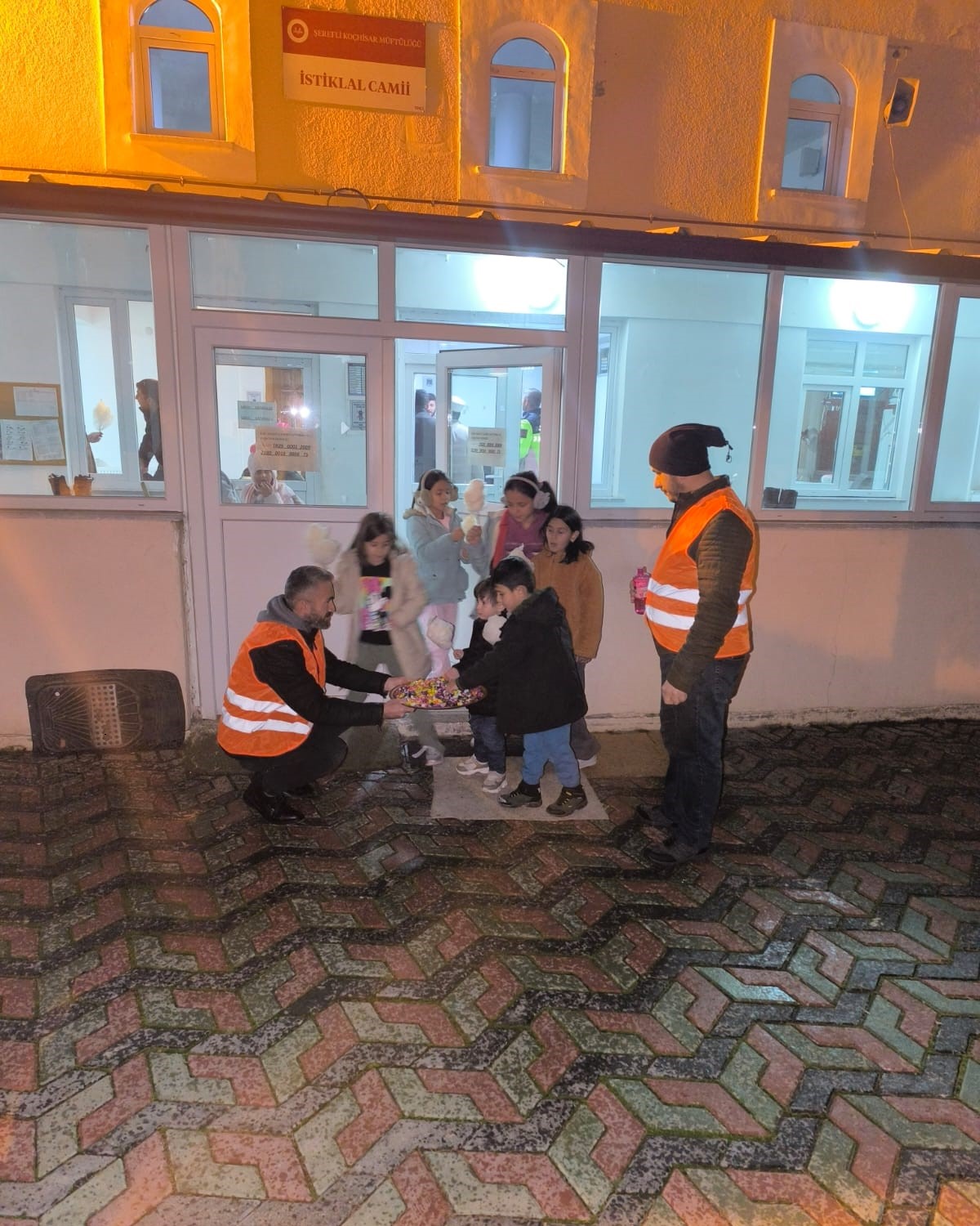 Şehidimiz Yasin Koçyiğit ve tüm şehitlerimizin aziz ruhları anısına ikramlarda bulunduk