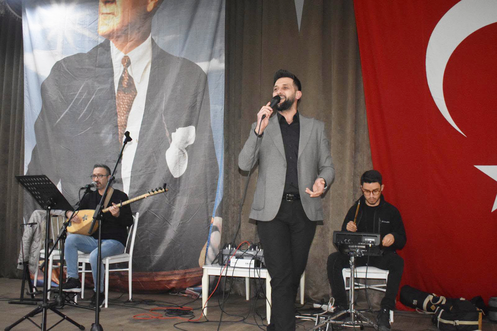 29 Ekim Cumhuriyet Bayramı kutlamaları kapsamında düzenlediğimiz salon konserinde, hemşehrilerimizle bir araya gelerek kutladık