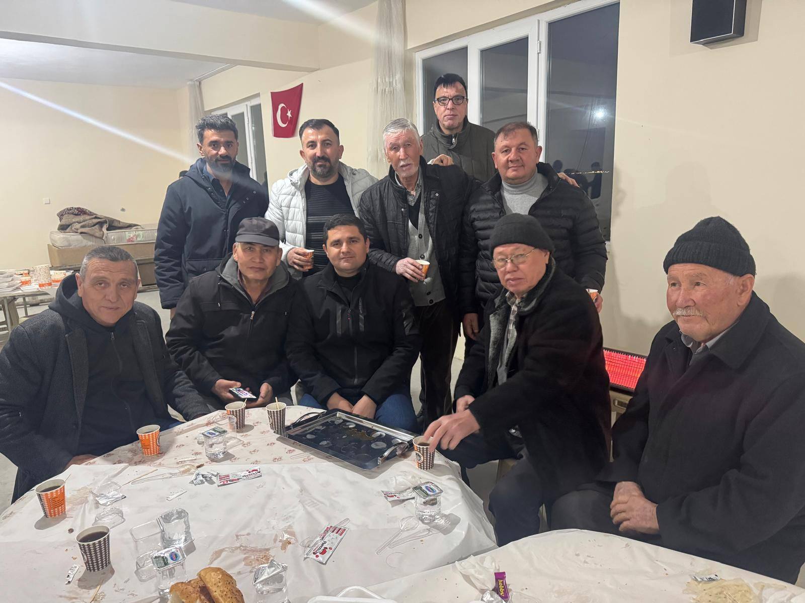 Akin Mahallemizde iftar sofrasında bir araya geldik