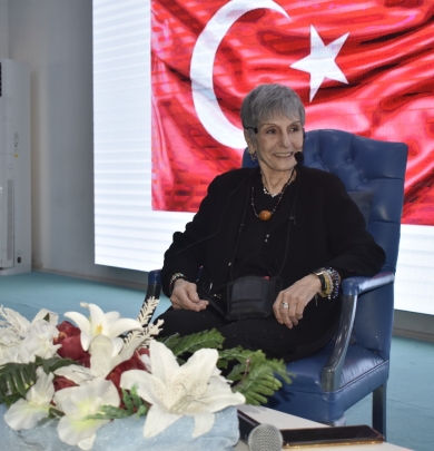 İstiklal Marşımızın Yazarı Mehmet Akif Ersoy'un torunu Selma Argon Ersoy ile Dedem Mehmet Akif Ersoy adlı söyleyişi gerçekleşti