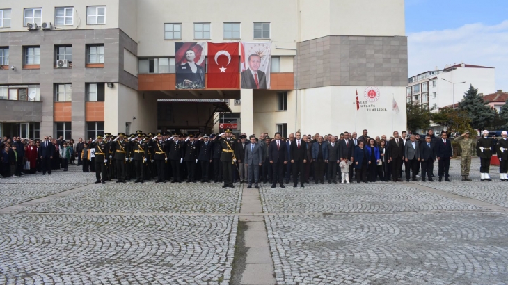 29 Ekim Cumhuriyet Bayramı kutlamaları kapsamında çelenk sunma töreni gerçekleştirildi