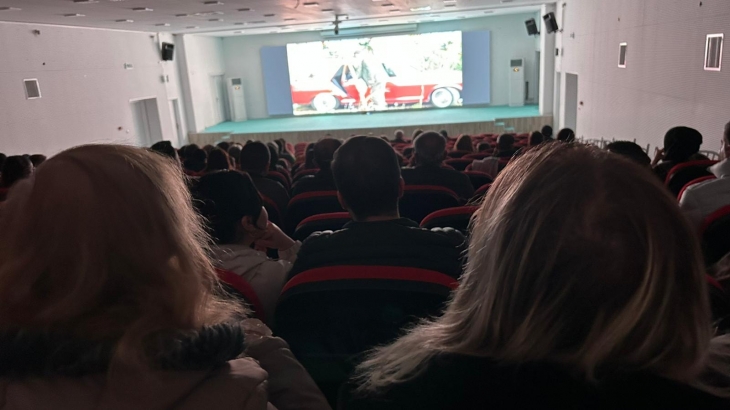 Ekşi Elmalar isimli sinema filmini izledik