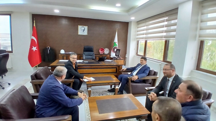 Kırşehir Şeker Fabrikası Genel Müdürlüğü görevine atanan Hilmi Akgöz’e hayırlı olsun ziyaretinde bulunduk