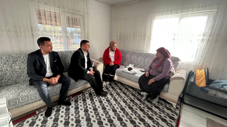 Yeni bebek sahibi olan ailelerimize ziyaretlerimiz devam ediyor