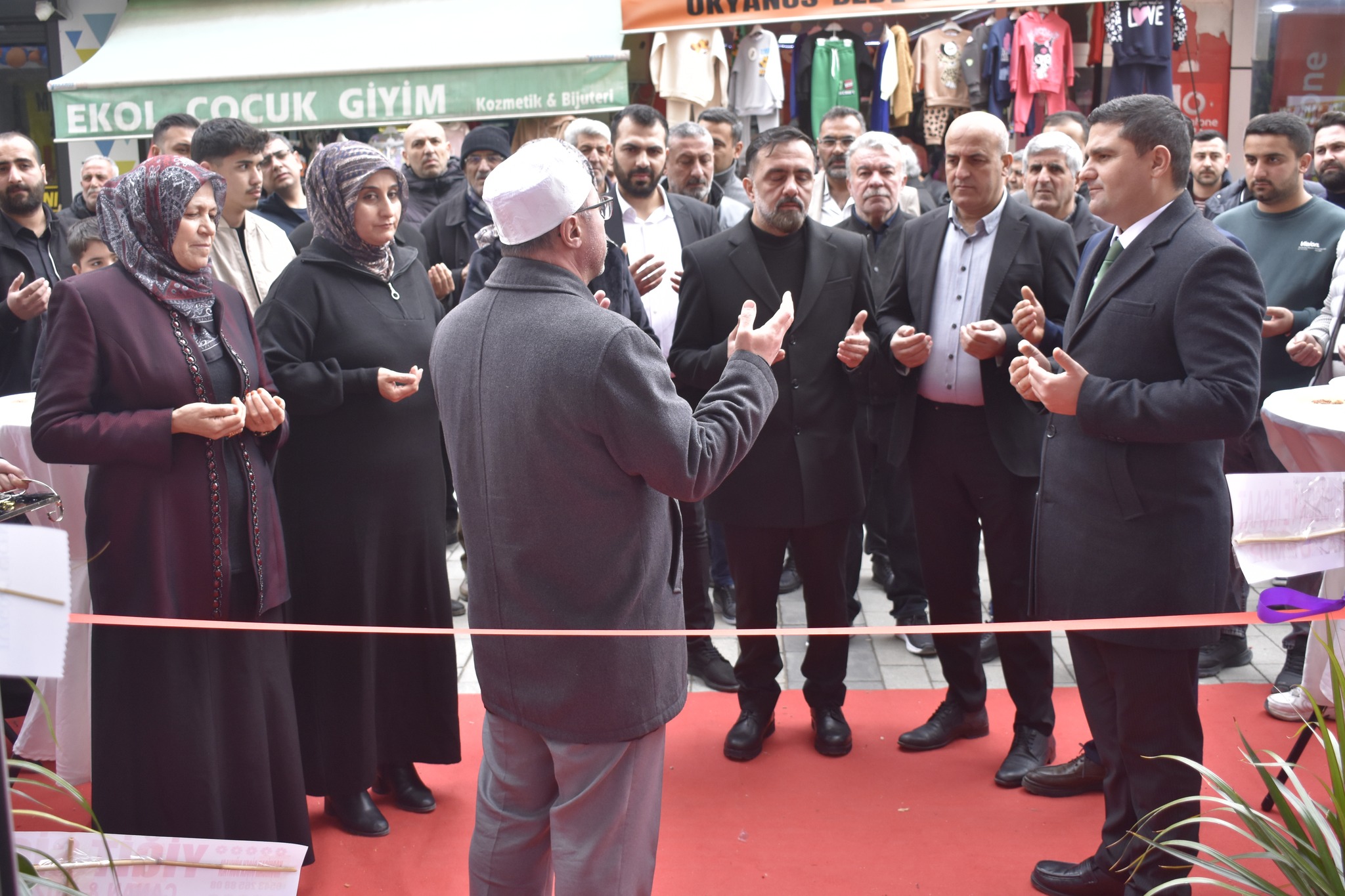 Moda Gül isimli işyerinin açılışına katıldık