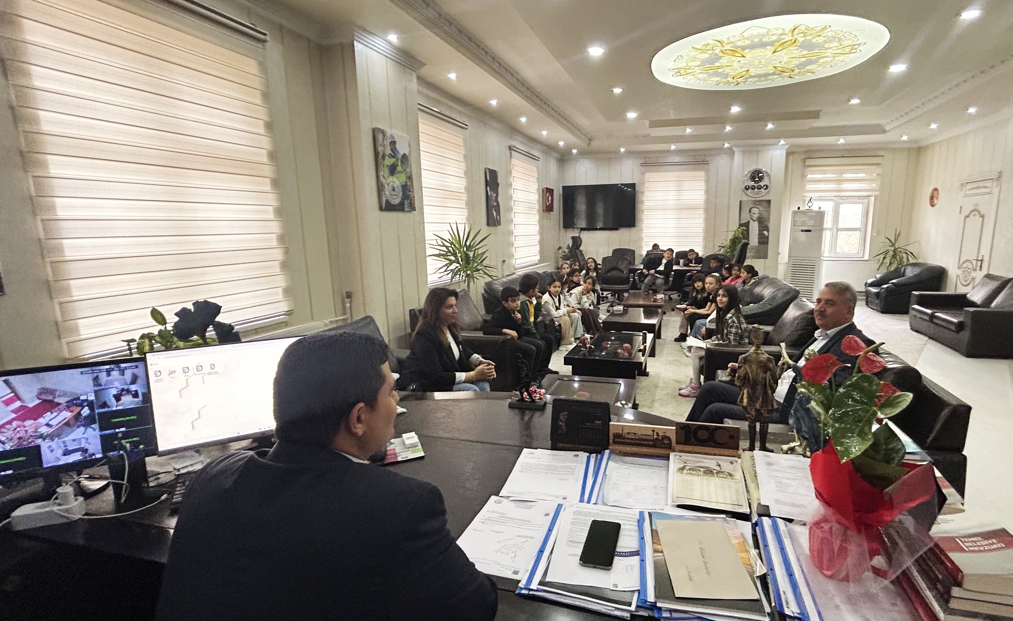 Şehit Filiz Koçak İlkokulu öğrencilerini Halkın Belediyesinde misafir ettik