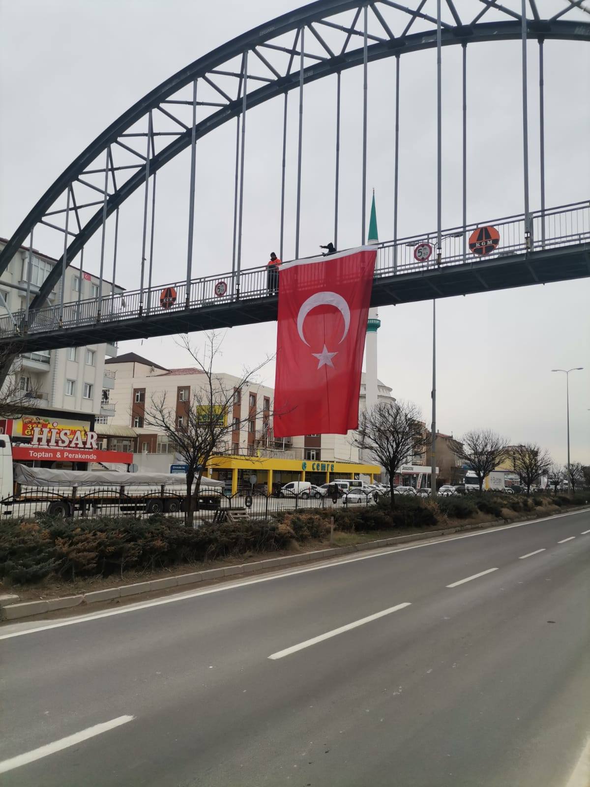 Şehrimizi Ay Yıldızlı Türk bayraklarımızla donatıyoruz