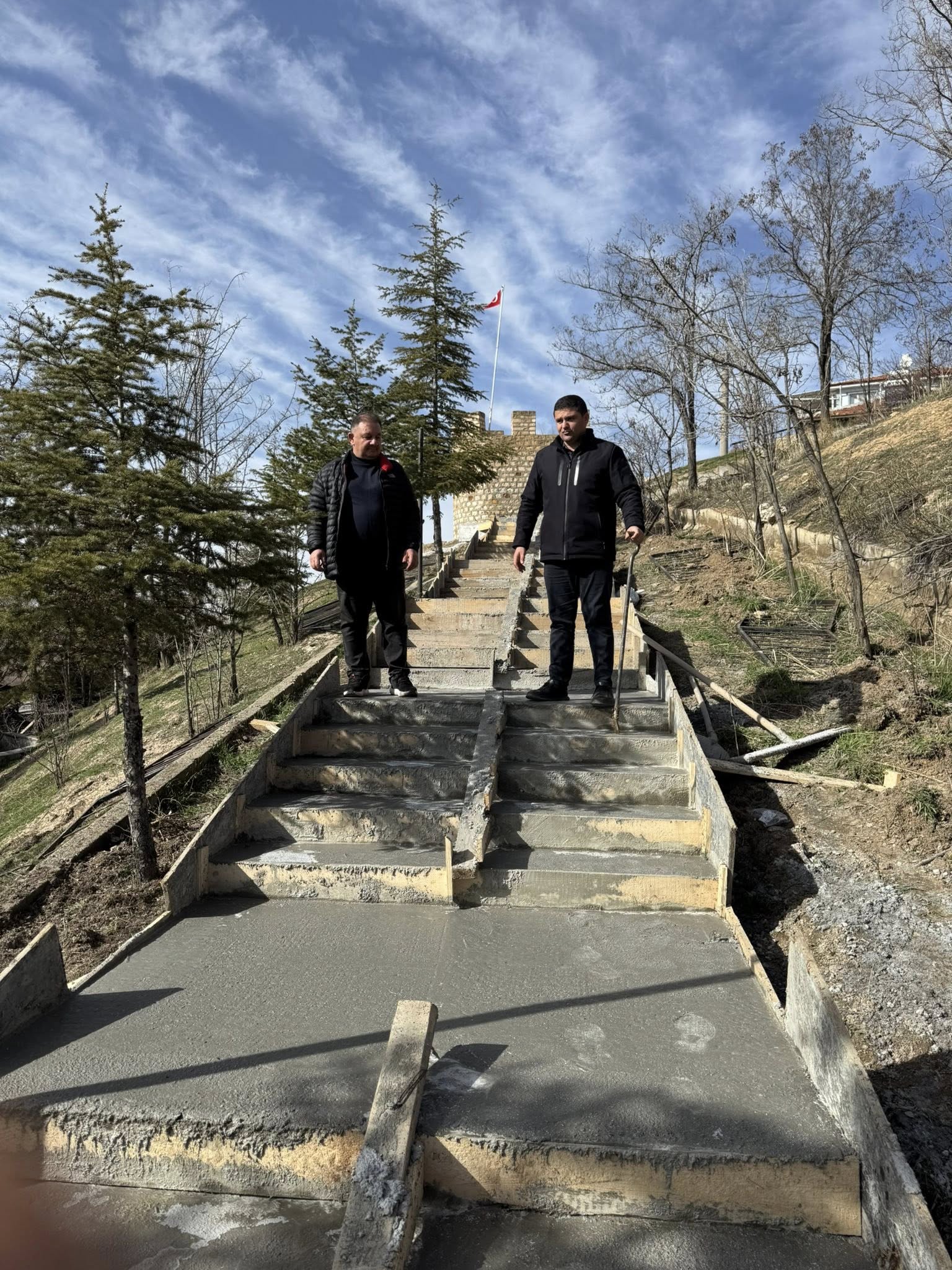 Tamamlanan ve devam eden çalışmaları yerinde inceledik